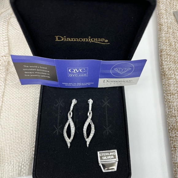 Elegant Vintage QVC Diamonique Earrings - Sterling Silver with Sparkling Stones - Picture 3 of 16